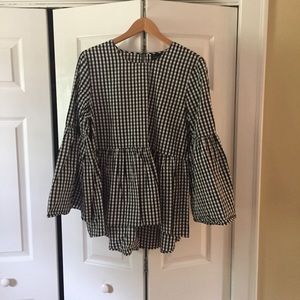 Fun high low Gingham blouse